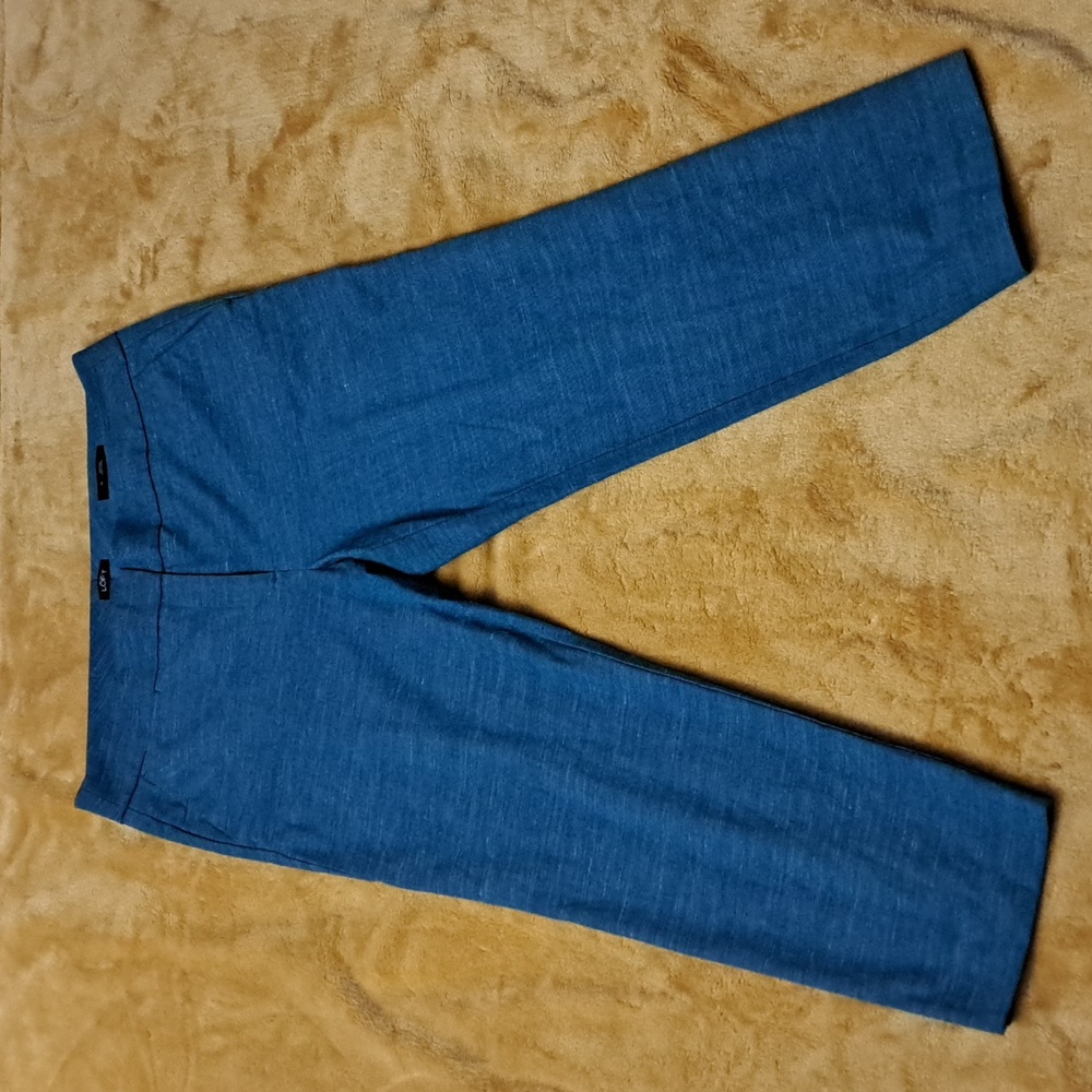 Stylish Blue Cropped Pants